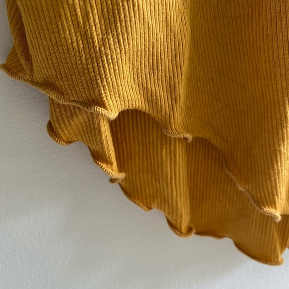 🥂HP🍾 FREE PEOPLE shimmy shake knot open back yellow long sleeve top L like new - Picture 7 of 10